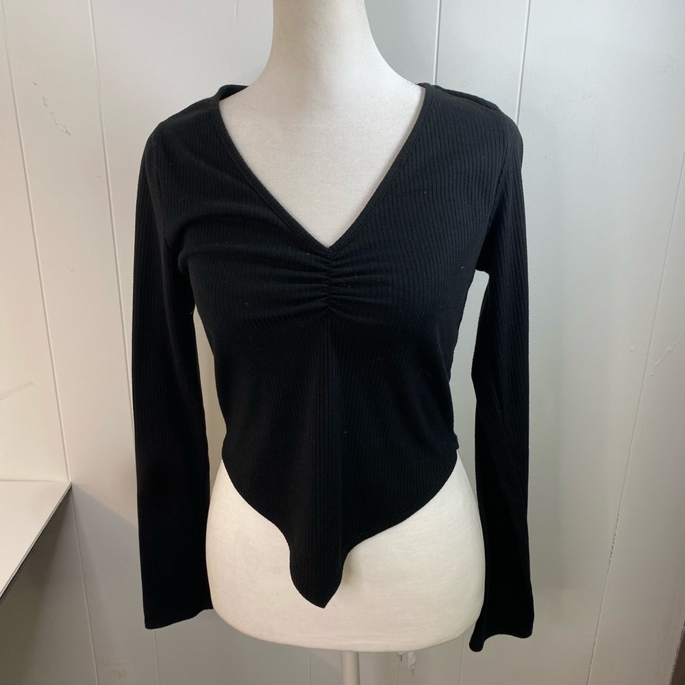 CAUTION TO THE WIND WOMENS BLACK CROPPED LONG SLEEVE